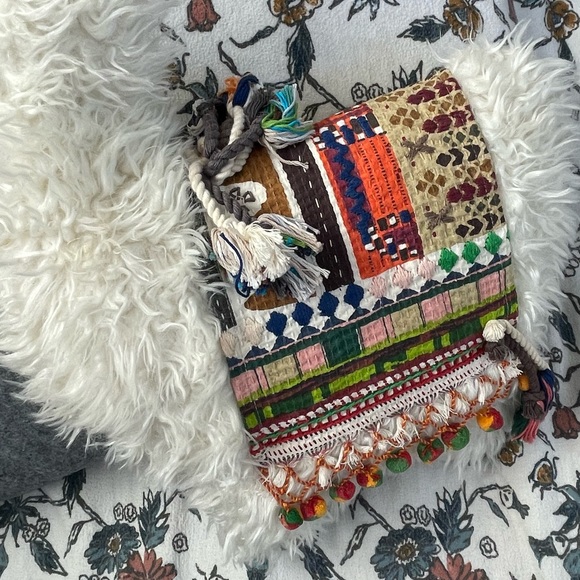 Urban Outfitters Llama Pillow Set - Picture 3 of 4